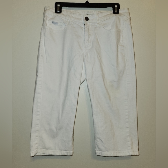 Lee White Capris, Size Medium (10) - Picture 1 of 3